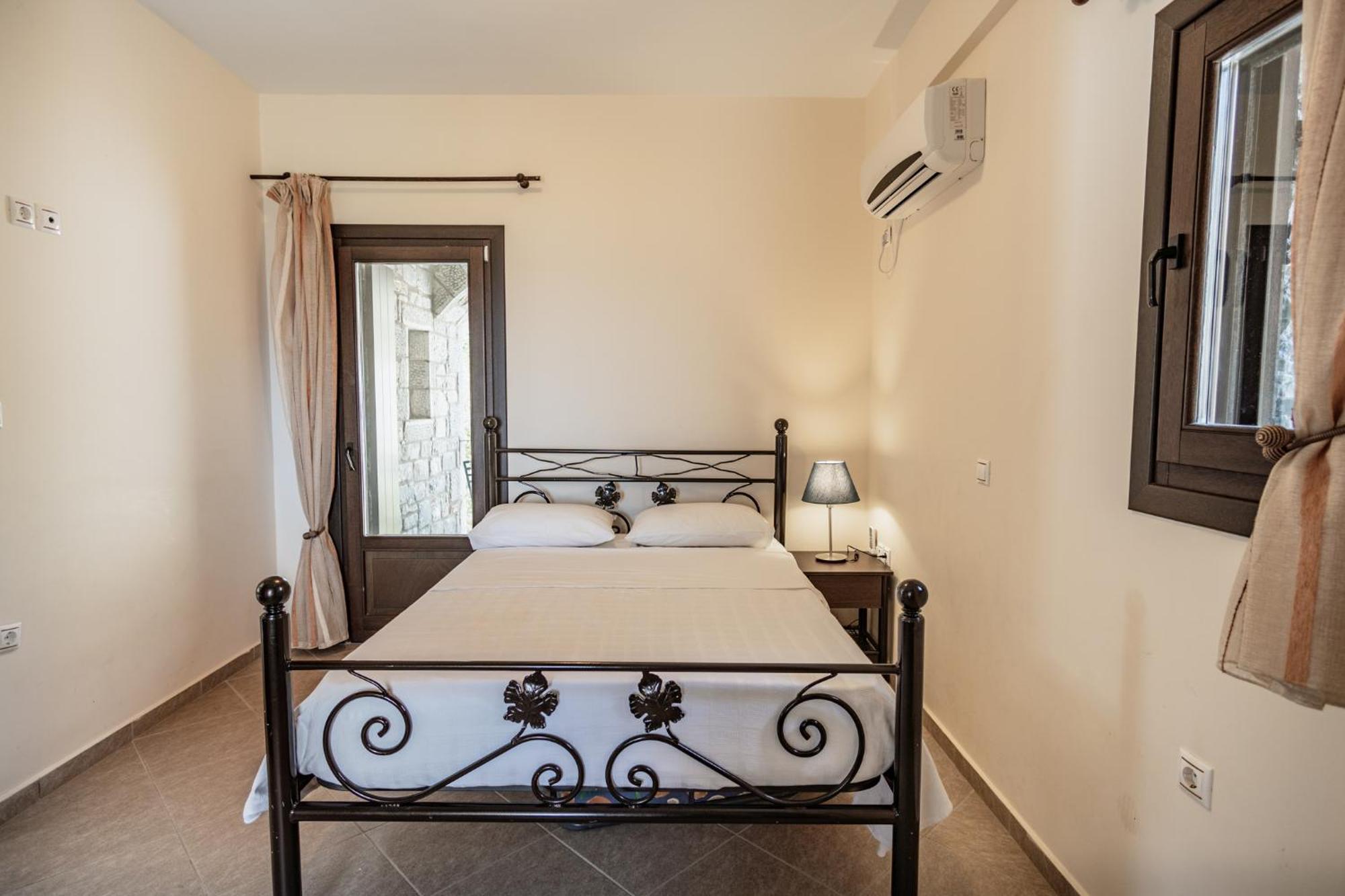 Xenios Kotronas Apartment Luaran gambar